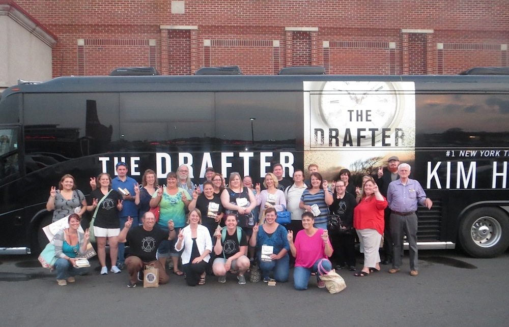 readers at tour bus